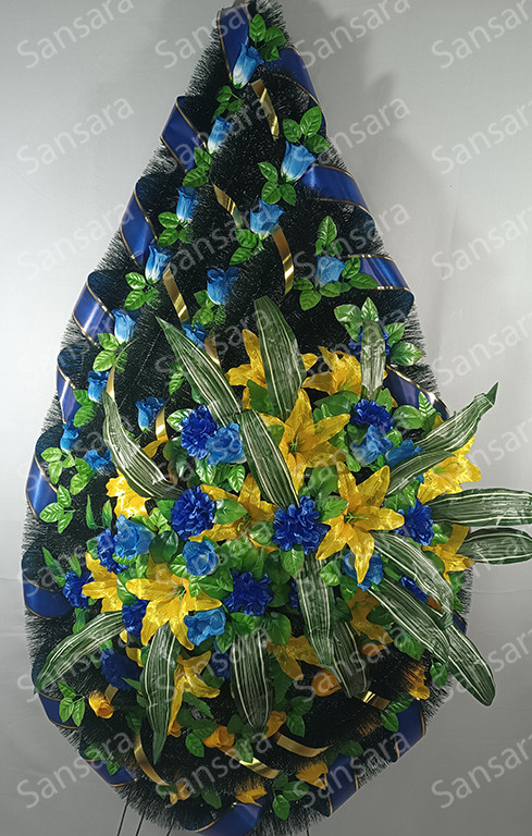 Вінок 210/95см З-04 Вінок  з смереки та бутону