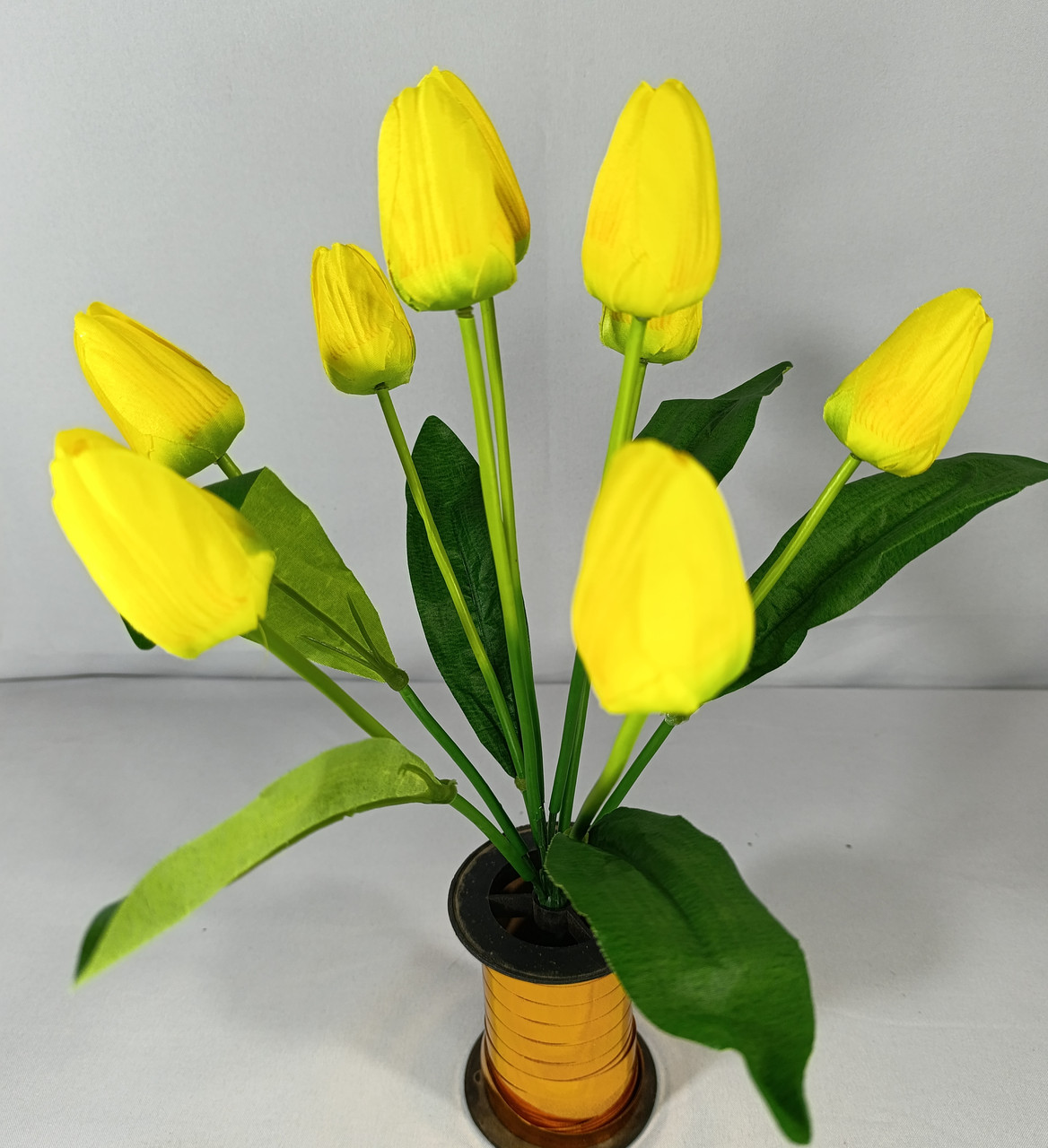 Букет тюльпанів √ 2,    9 голов , висота букету 40 см