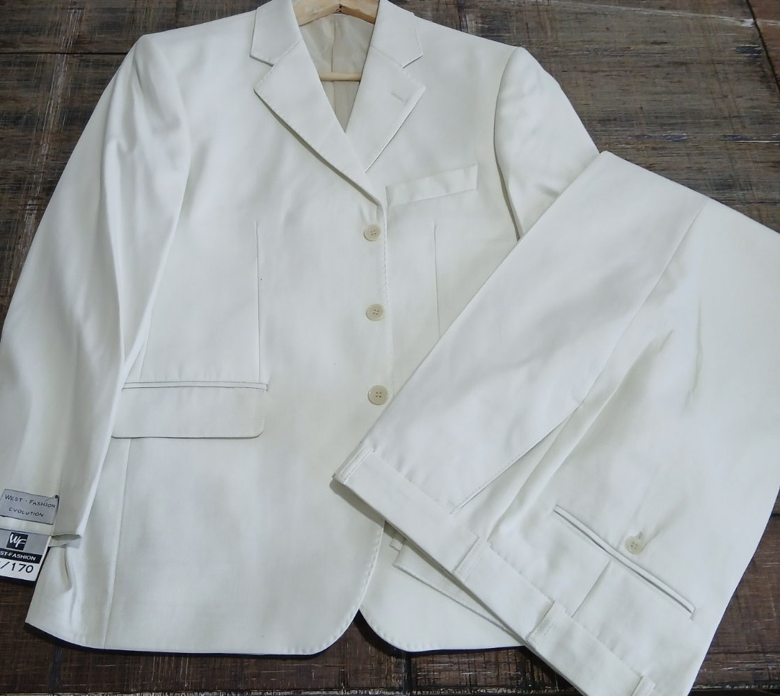 Костюм фабричний білий
