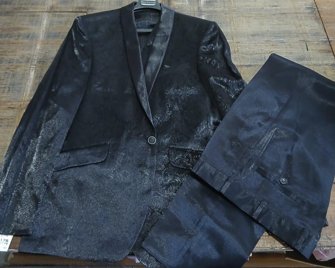 Костюм фабричний чорний